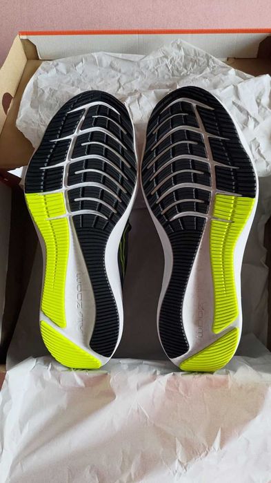 кроссы Nike Zoom Winflo 8 CW3419-401 р46(45)NEW