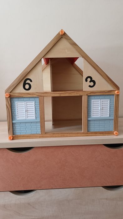 Drewniany domek dla lalek - Lidl