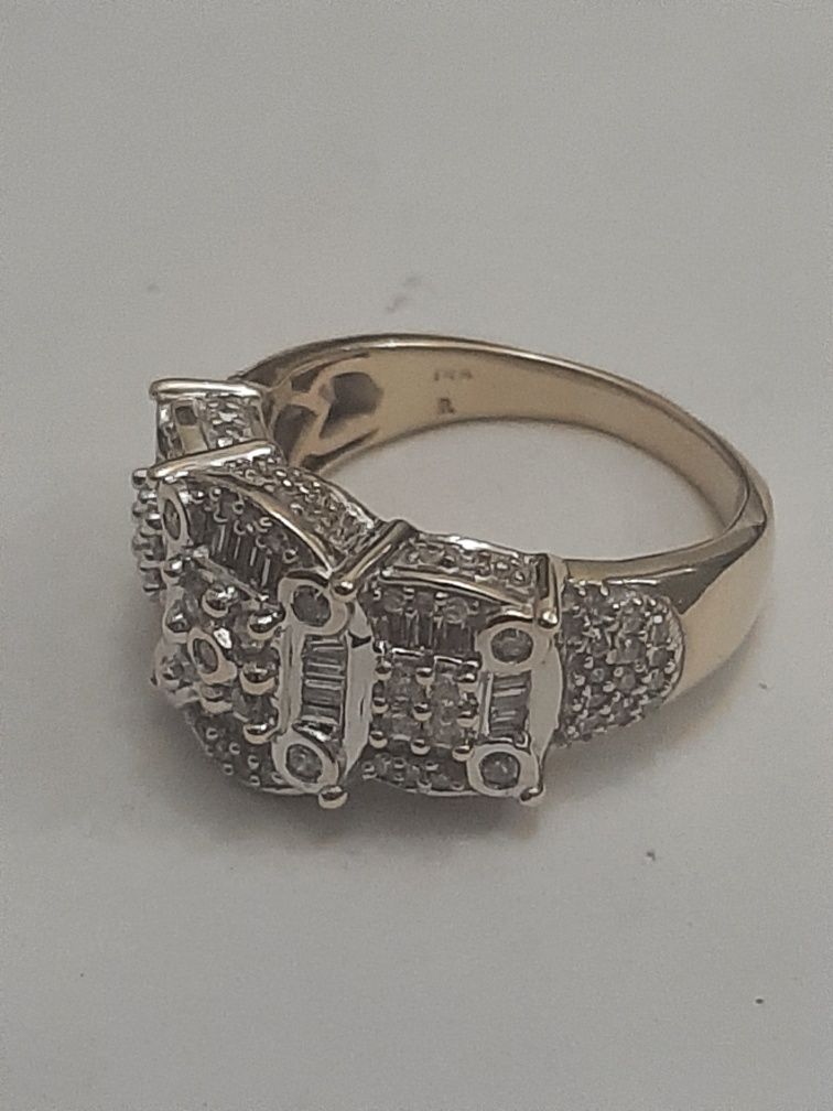 Золотое кольцо с бриллиантами 1.22 карат.