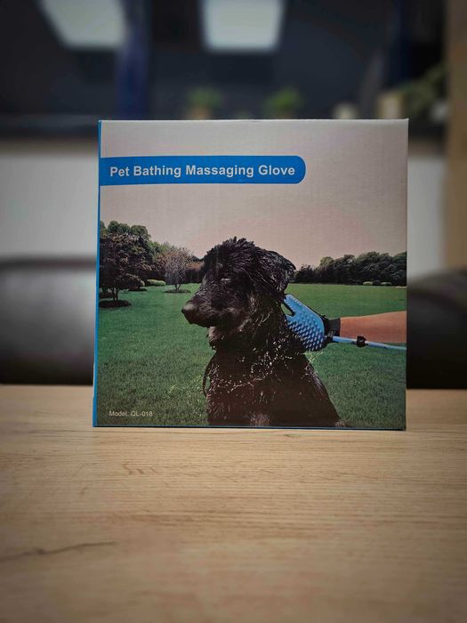 Rękawica dla psa do mycia i masażu 2w1  wąż + szczotka