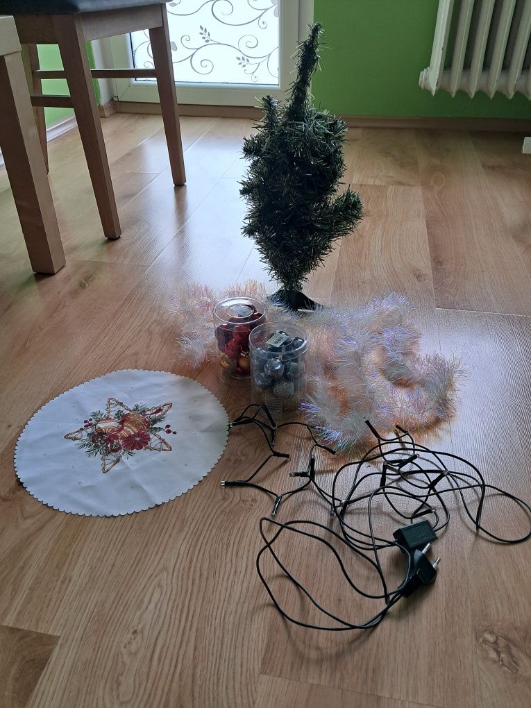 Choinka z dodatkami