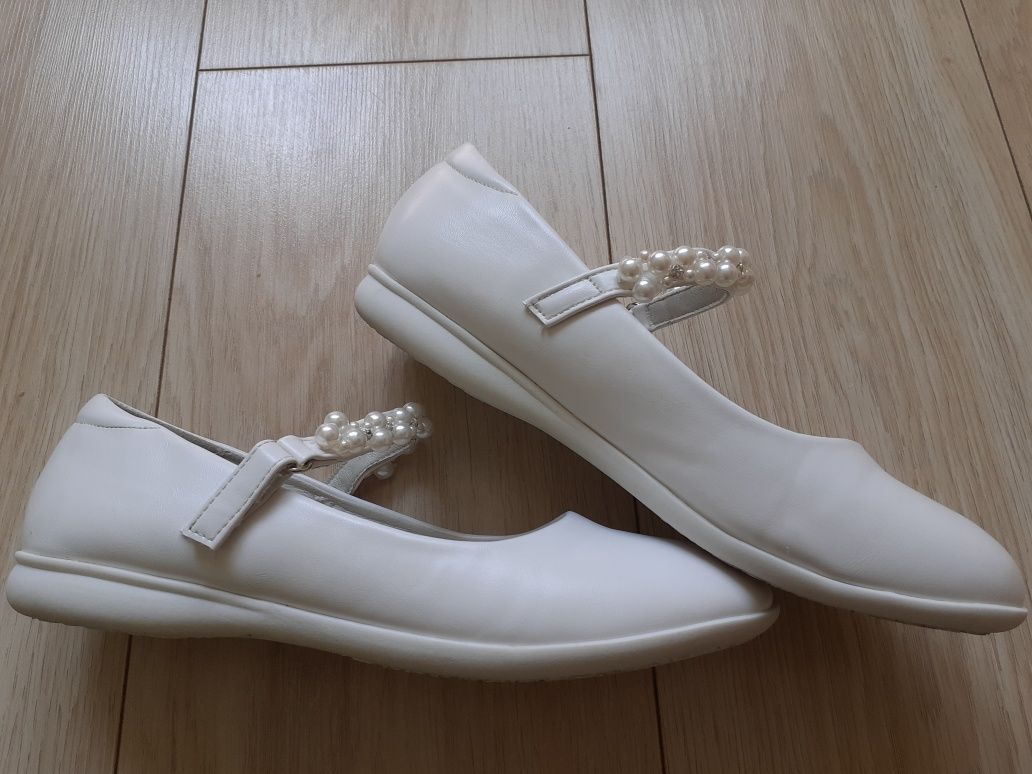 Buty komunijne dziewczęce r.38 białe