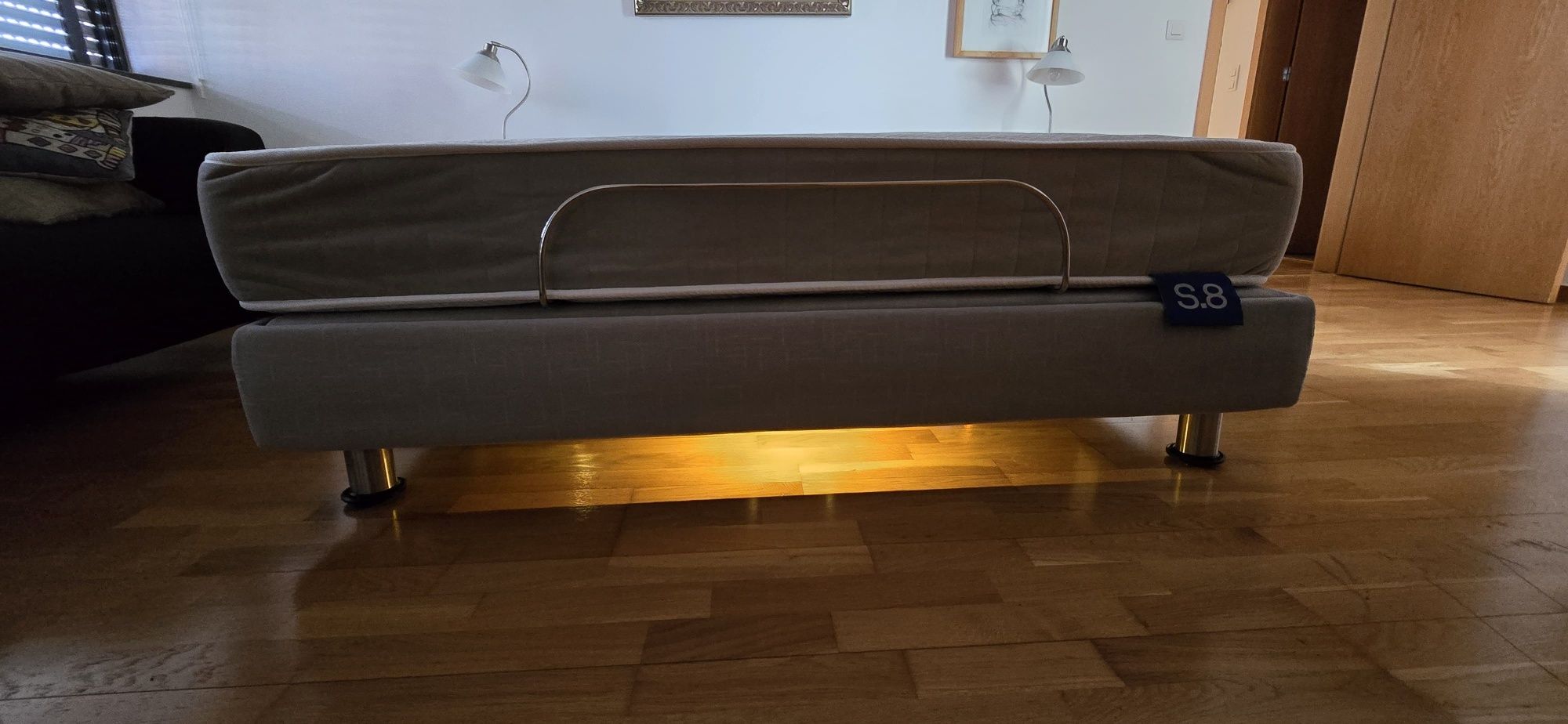 Cama articulada ERGOMOTION e colchão Sleep8