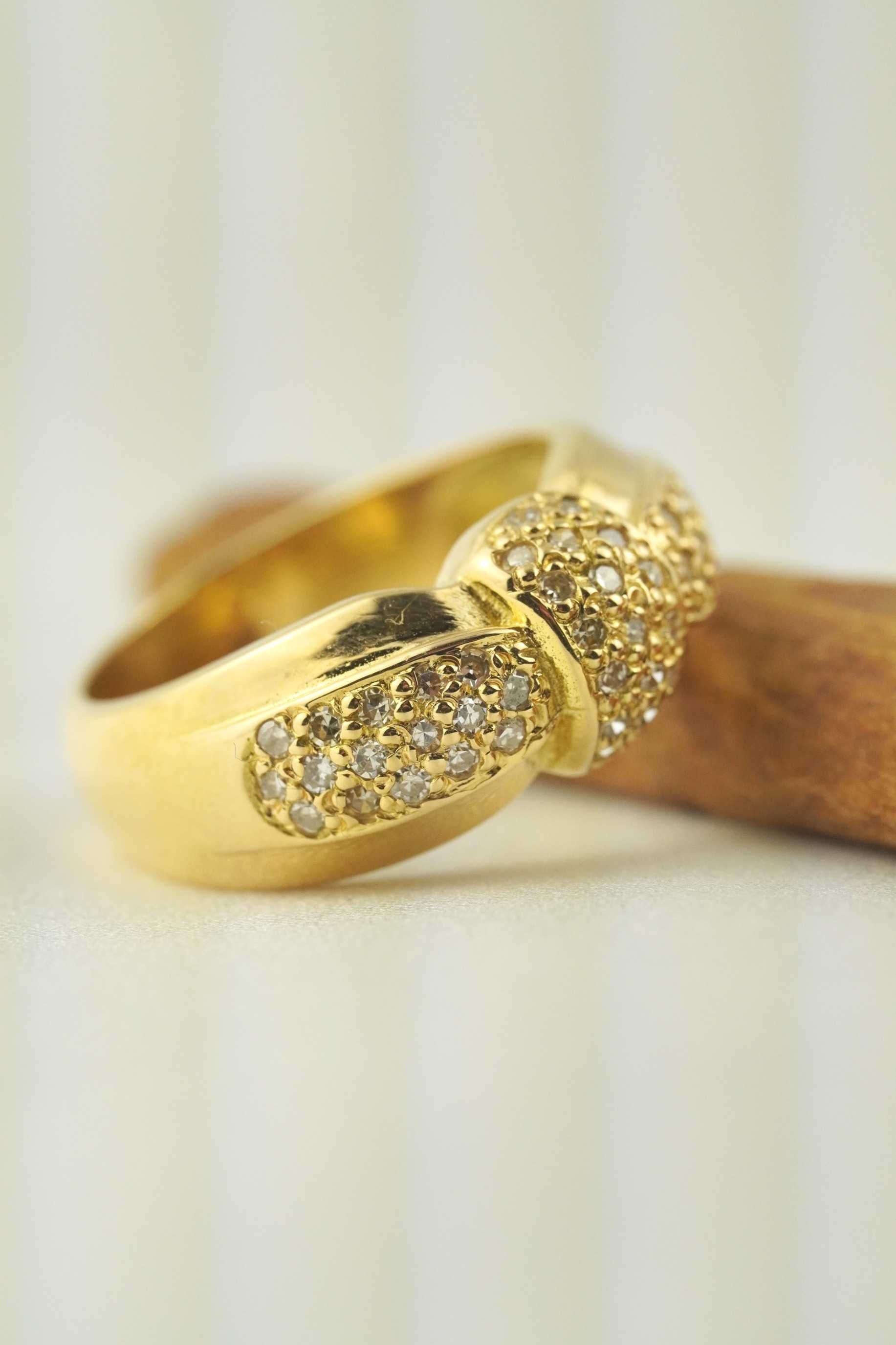 Złoty pierścionek z brylantami 18K