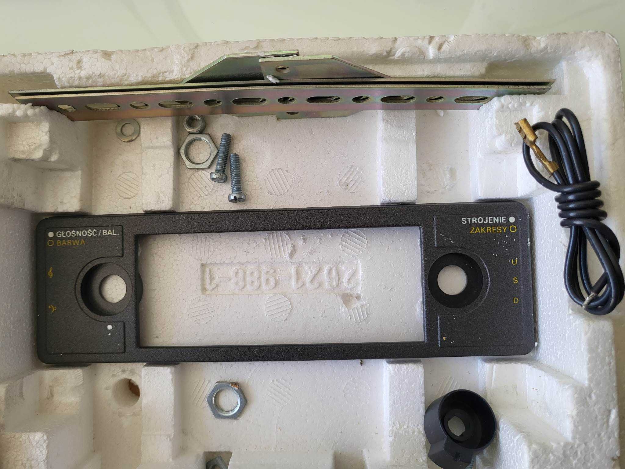 Radio samochodowe Safari 6 stereo (unikat PRL) nieużywana