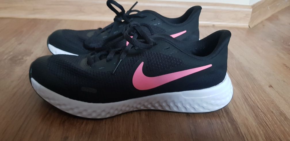 Nike Revolution 5 rozmiar 38 buty damskie do biegania