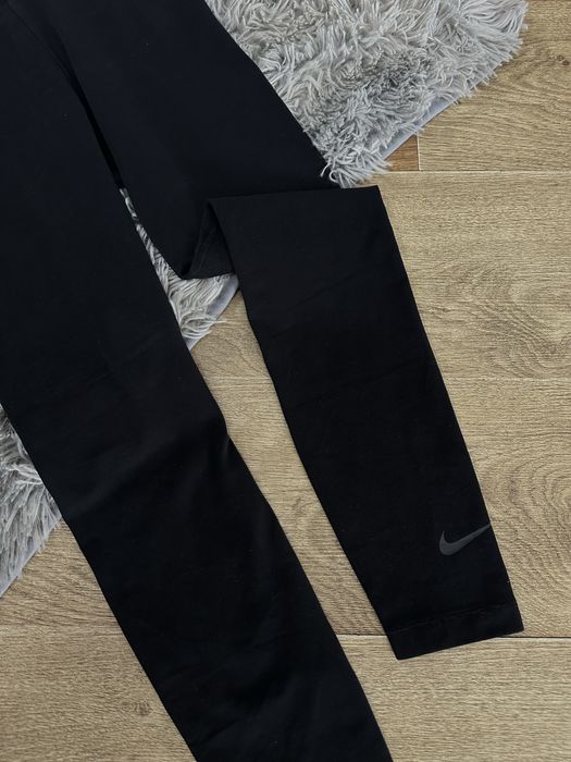 Неймовірно круті лосини NIKE