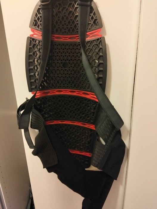 Protecao costa Dainese.