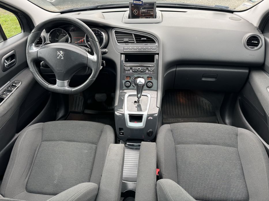 Peugeot 5008/Panorama /1.6 HDI /2014 R/Automat/Lift