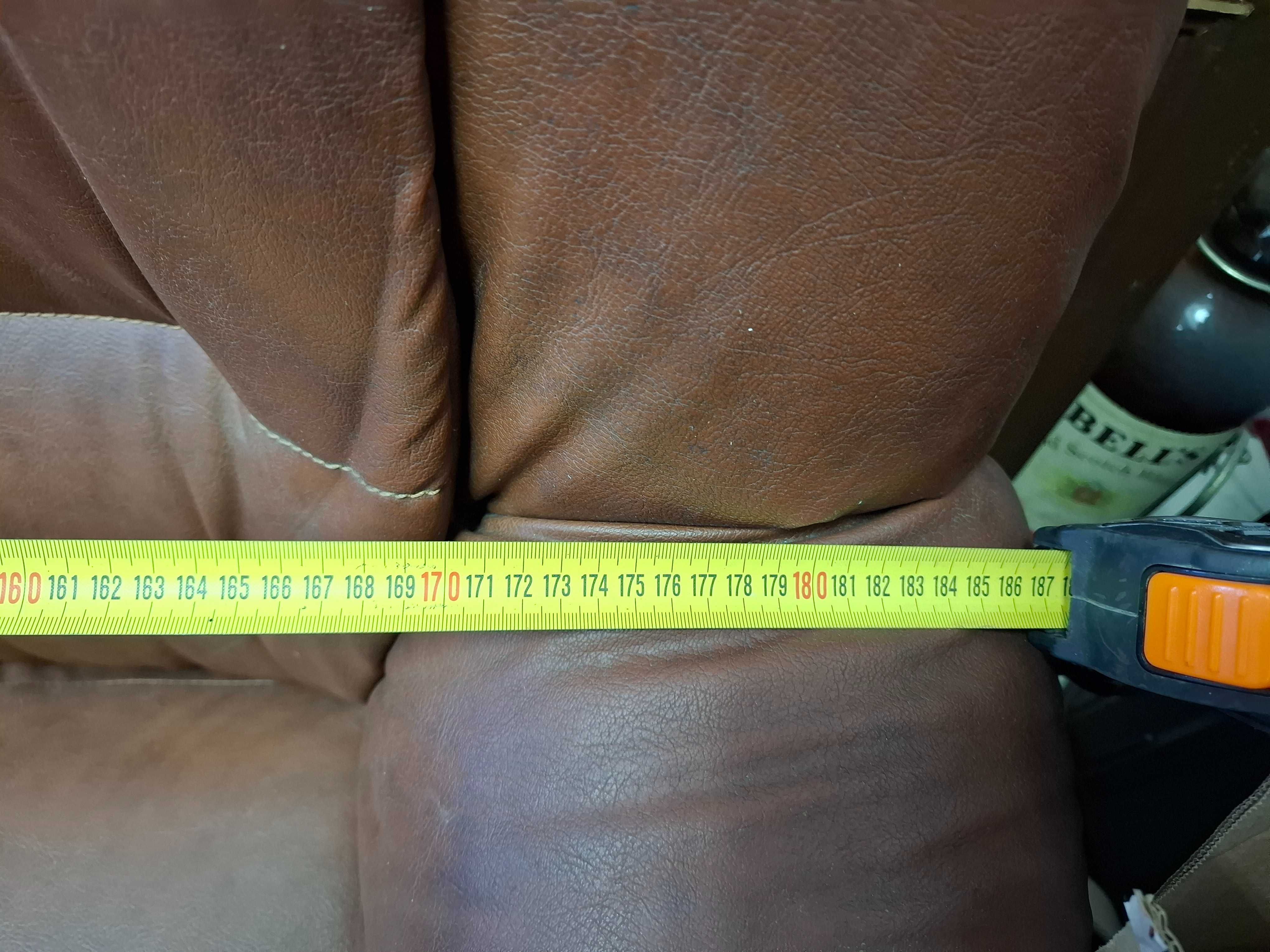 Sofá pele de 3 lugares com cama