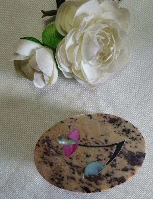 Guarda jóias vintage.