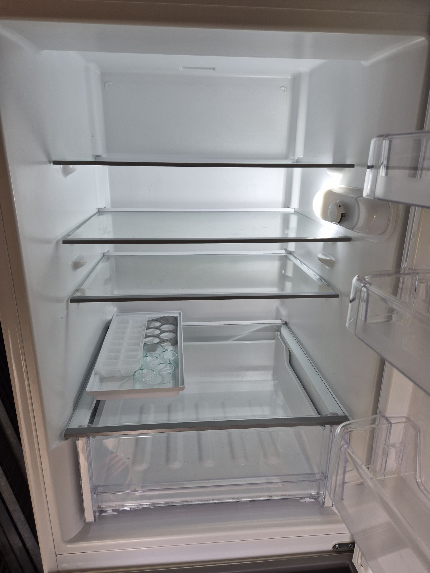 Lodówka Polar  159x60x65 stan bdb