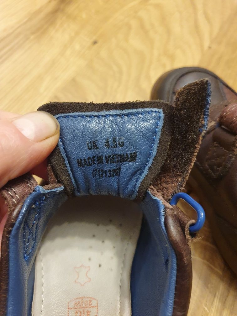 Шкіряні  черевики , кеди Clarks