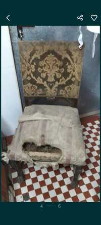 Stare dębowe krzesło