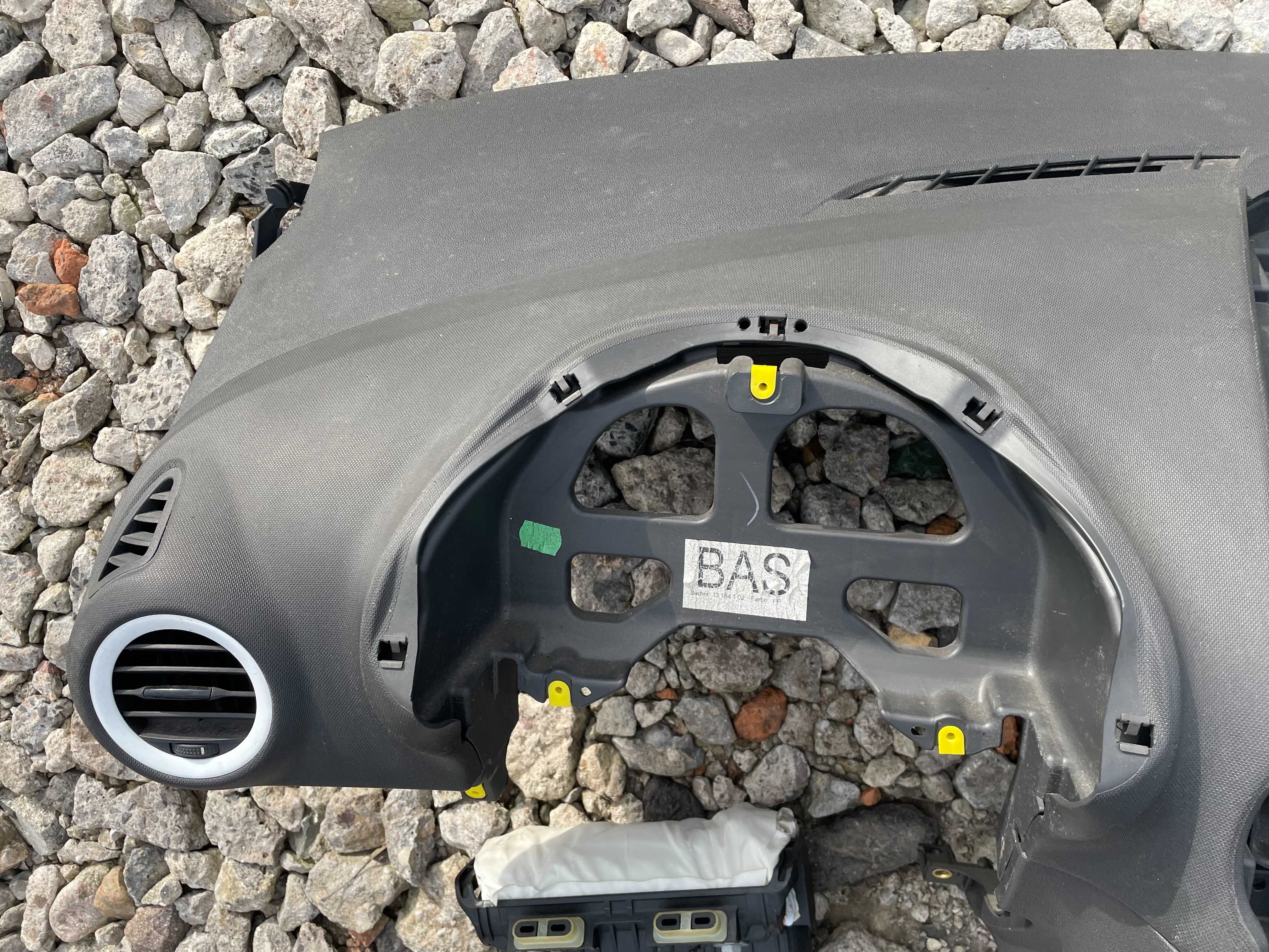 Deska rozdzielcza Opel Corsa D