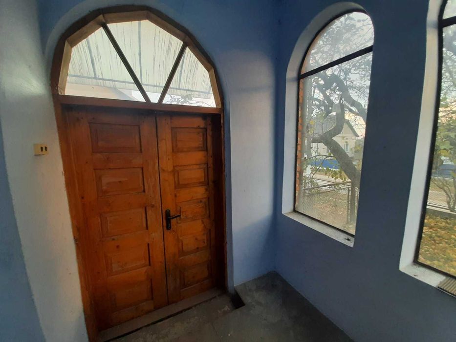 Великий цегляний будинок з гаражем та хлівом для хорошого Господаря!!!