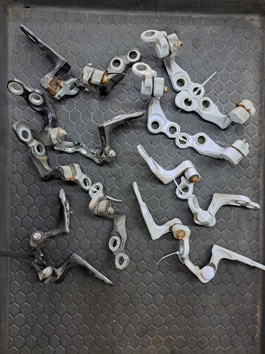 Zawiasy drzwi Ford Kuga Mk1 PRAWY\LEWY\PRZÓD\TYŁ