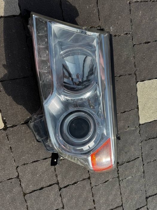 Продам компект деталей після рестайлінгу на Toyota Land Cruiser 200.