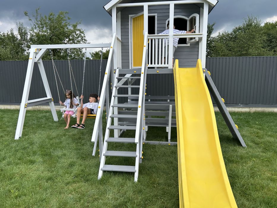 Дитячий майданчик ігровий будиночок для дітей з дерева гірка гойдалки