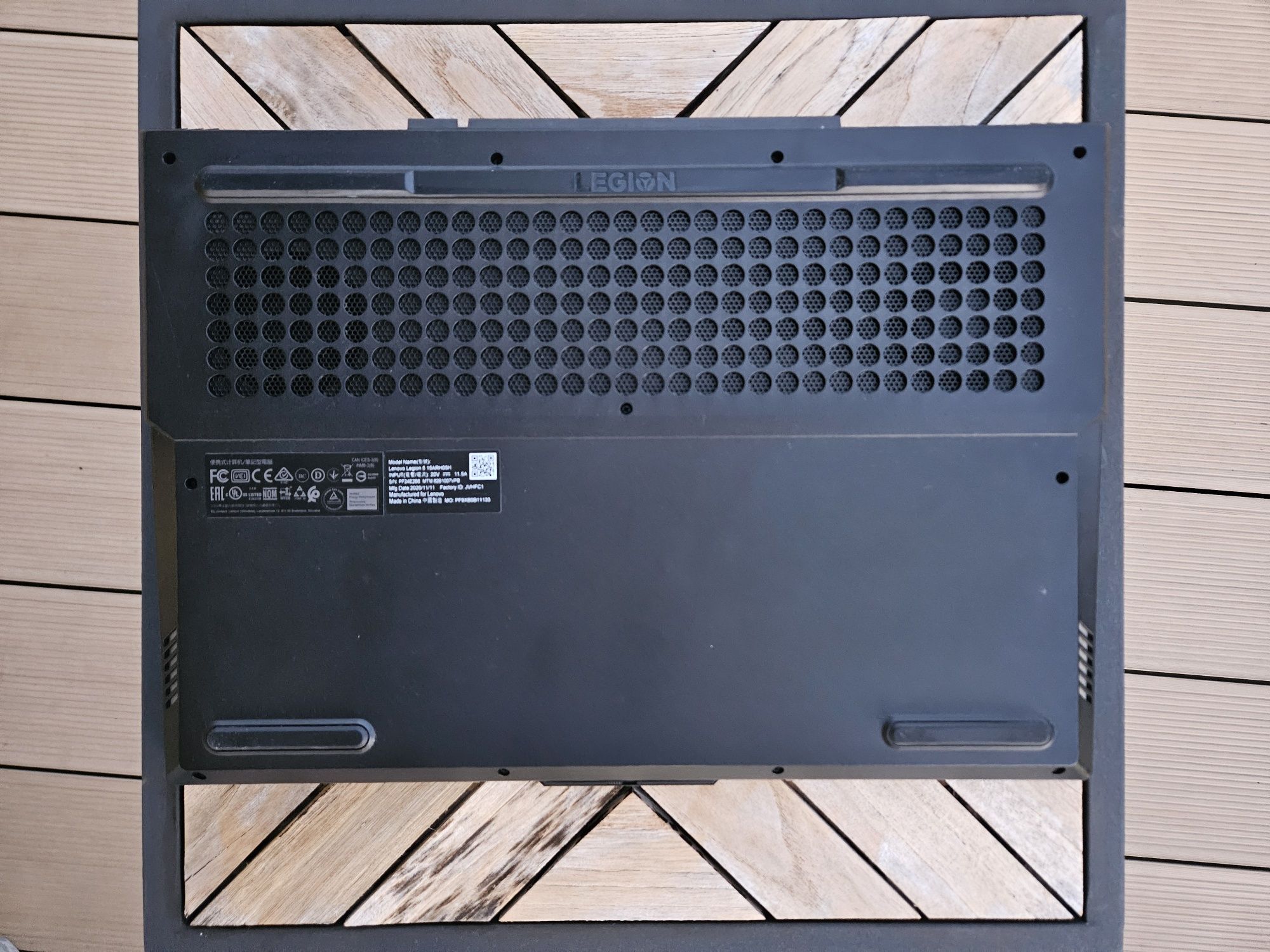 Laptop gamingowy Lenovo LEGION 5 15ARH05H Ryzen 5 16GB RTX 2060 1.5TB
