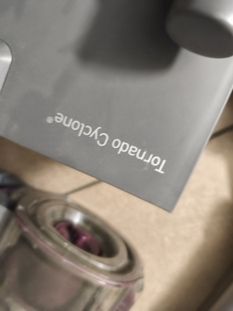 Odkurzacz bezprzewodowy Grundig tornado cyclone