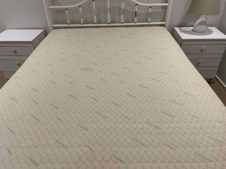 Cama de casal com colchao