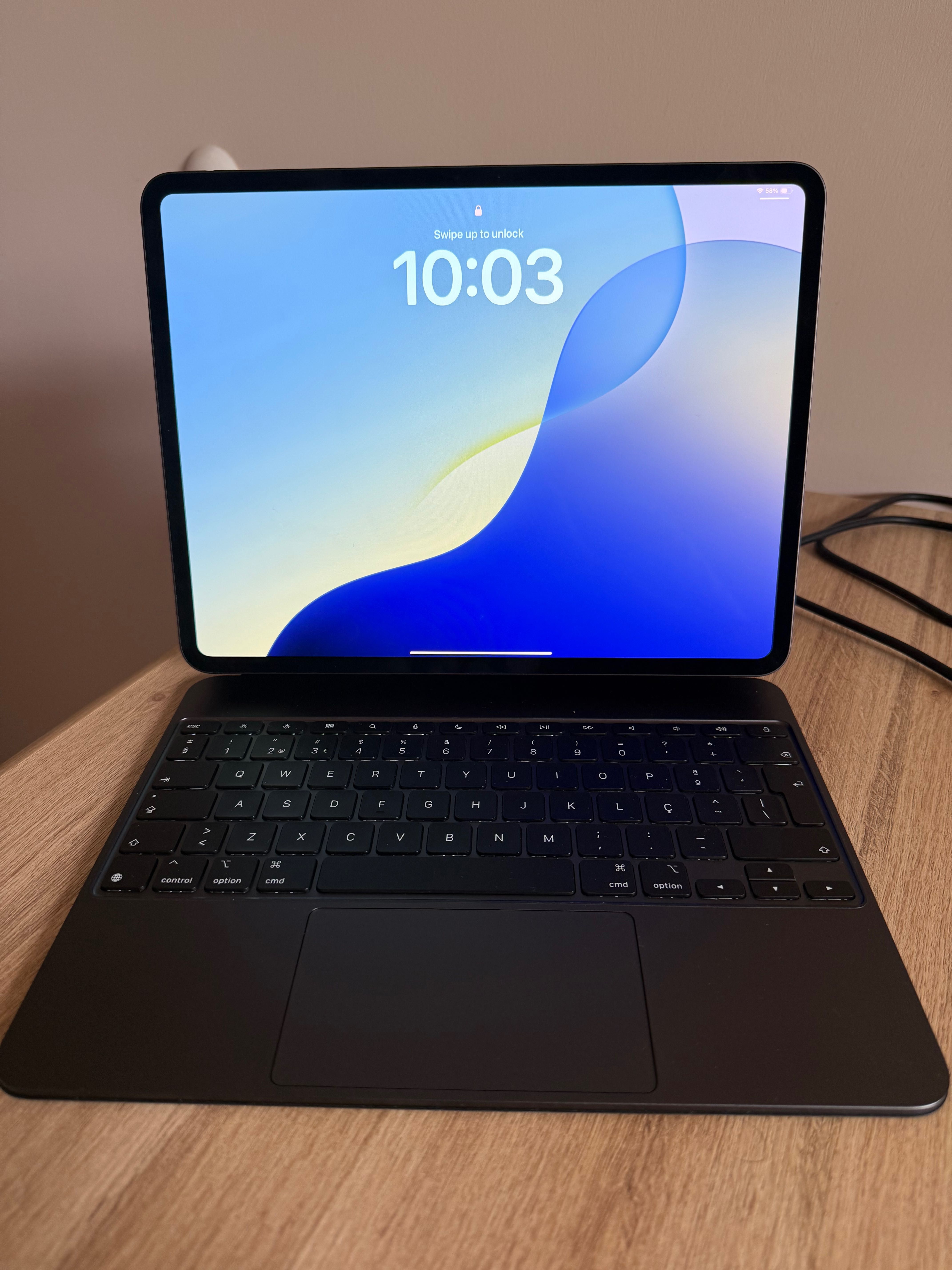 IPad Pro 13” M4 256Gb WiFi +  Magic Keyboard