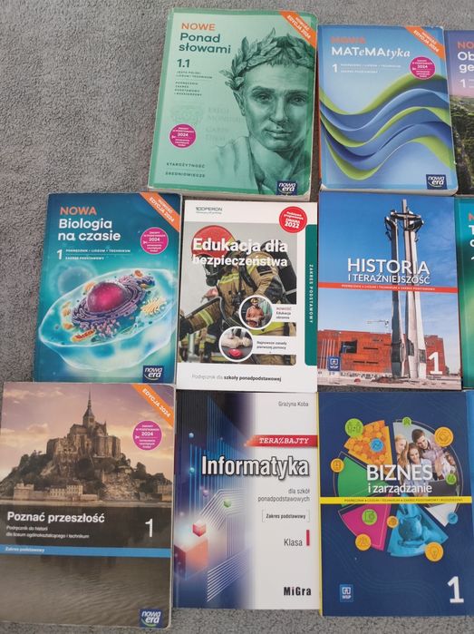 Komplet podręczników do 1 klasy liceum/technikum – Nowa Era i inne