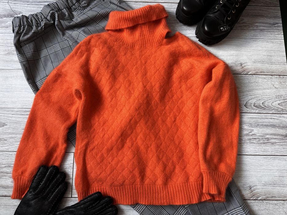 Светрик під шию