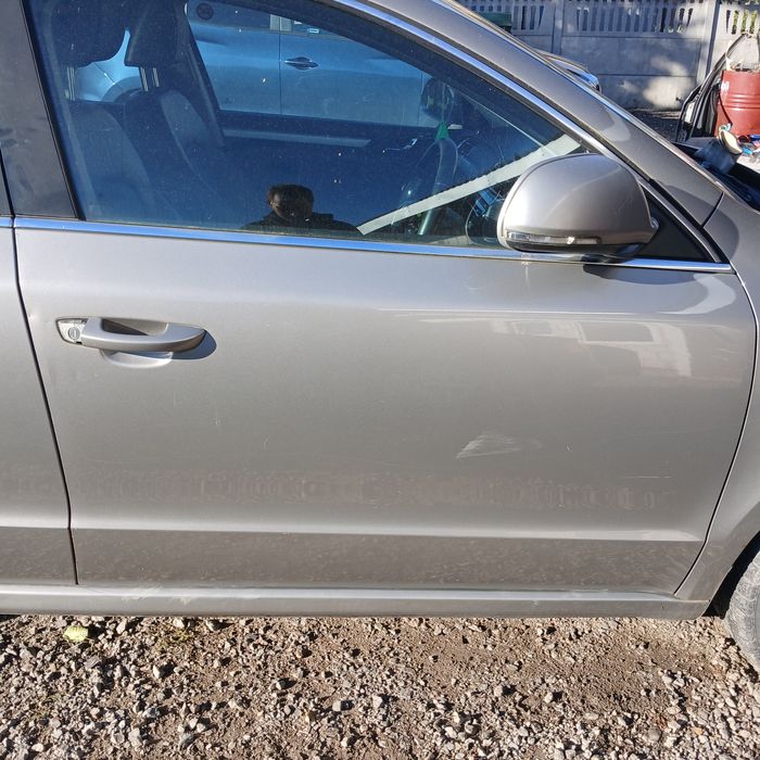 Drzwi prawy przód Skoda Superb II lf8h