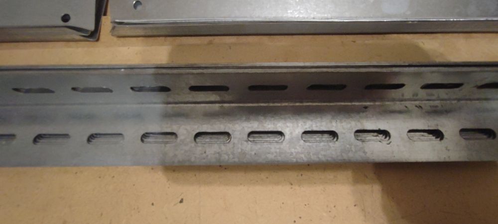 Стелаж для зберігання приладдя