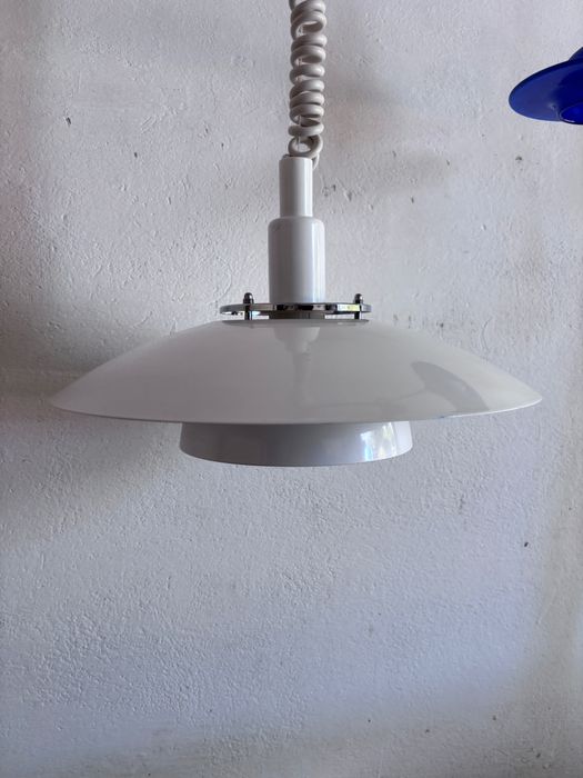 biała lampa wisząca space Age reto prl