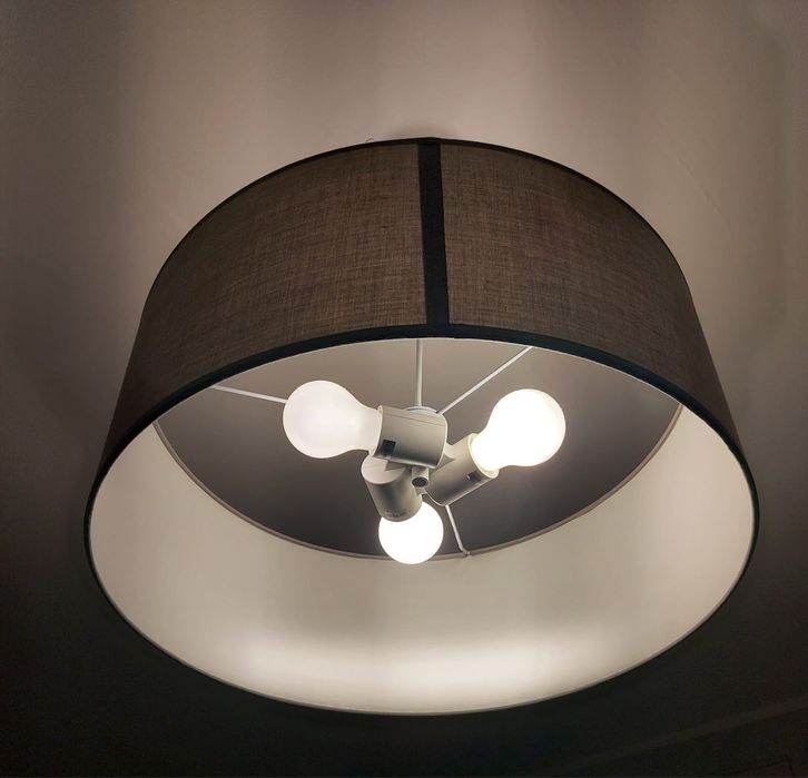 Abażur lampa z żarówkami