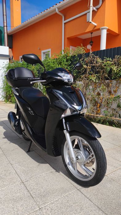 Scooter Honda SH 125i ABS TopBox SmartKey Full LED 3450km - como nova