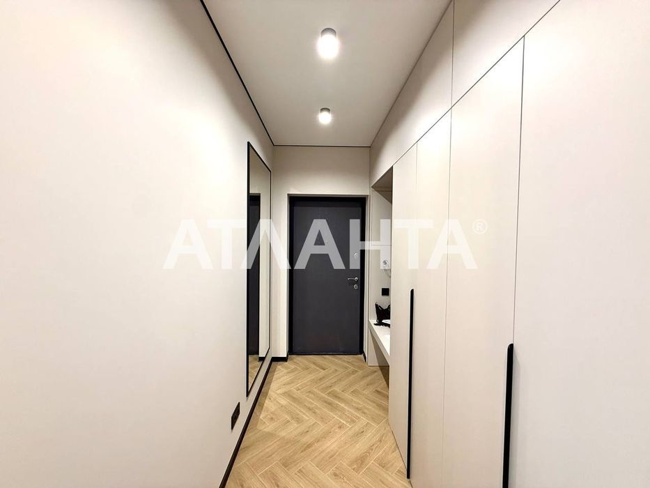 Нова квартира з ремонтом біля Victoria Gardens — заїжджай і живи