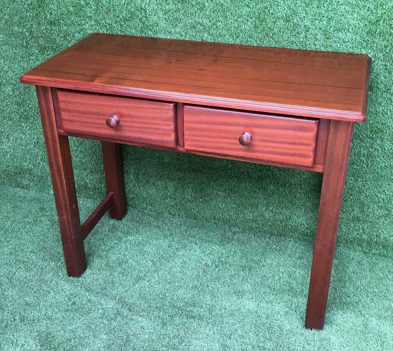 Mesa de encostar como nova