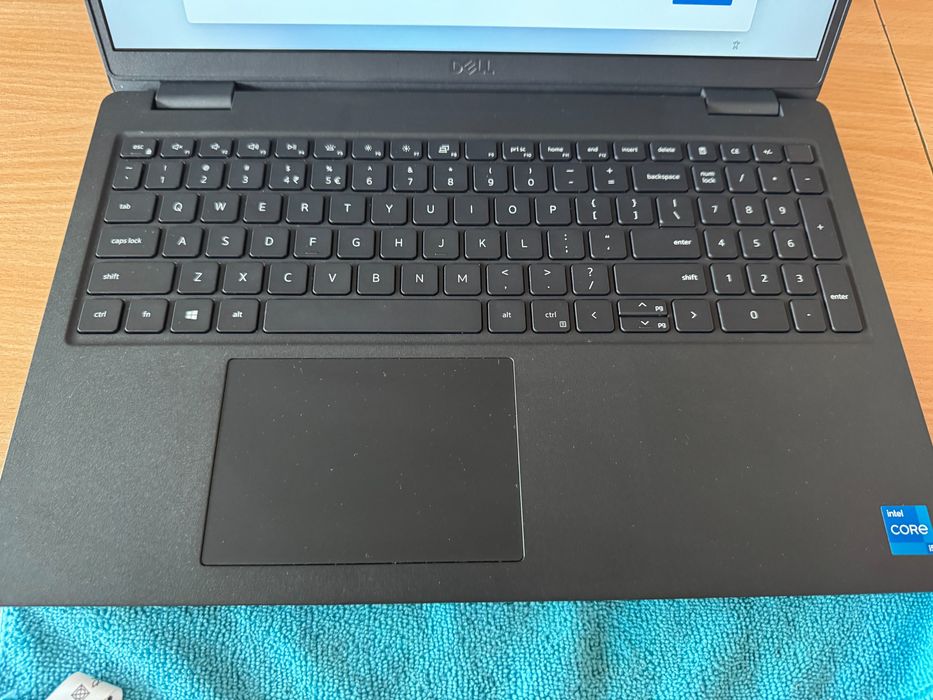 Dell Latitude 3520 i5 1135G7 16/256