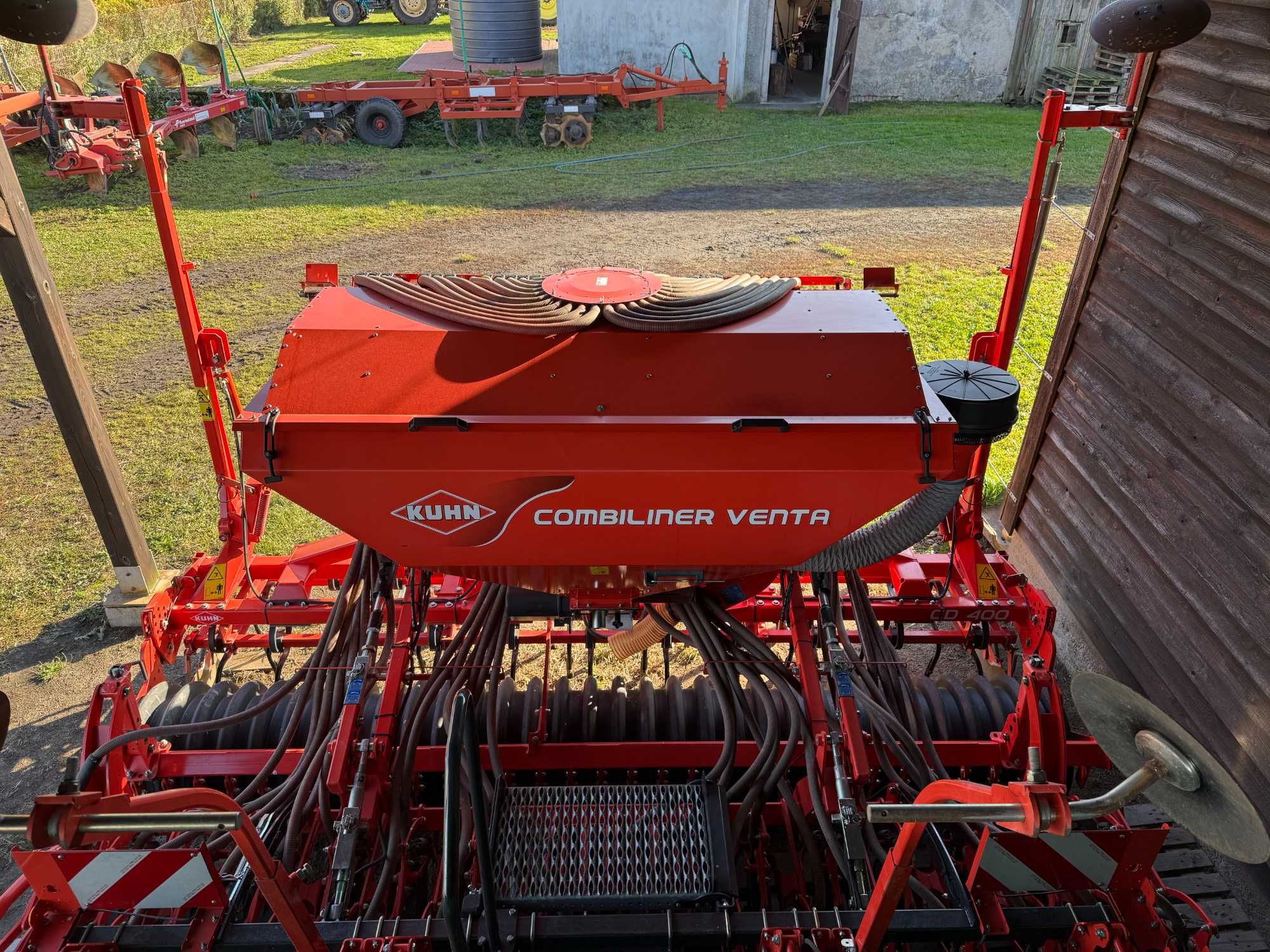 Zestaw uprawowo siewny: KUHN CD400 3R oraz KUHN VENTA LC 4000
