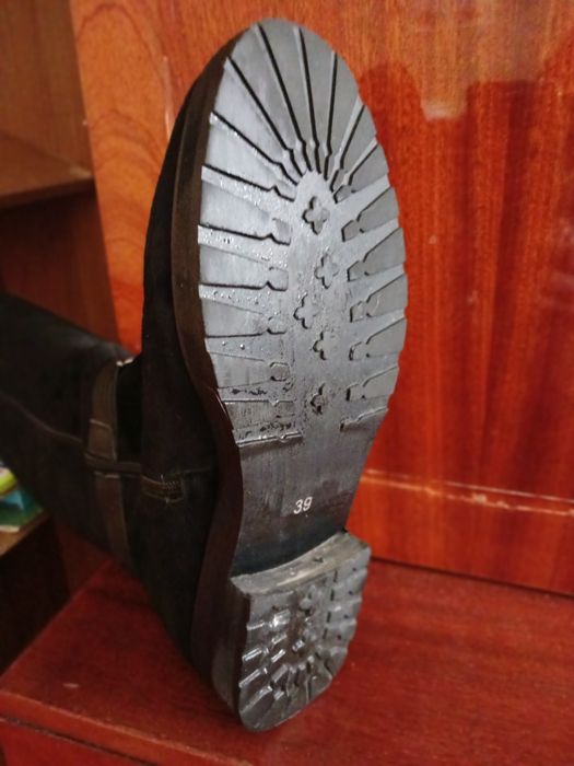 Зимние женские сапоги