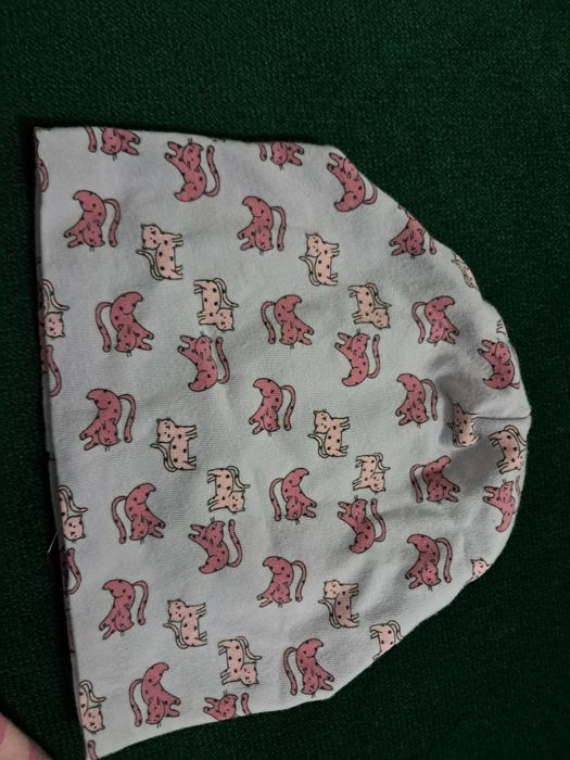 Sinsay 3 czapki wiosenne dla dziewczynki 0-3 mca. Stan idealny. Cena z