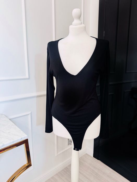 Eleganckie body w kolorze czarnym - rozmiar 42