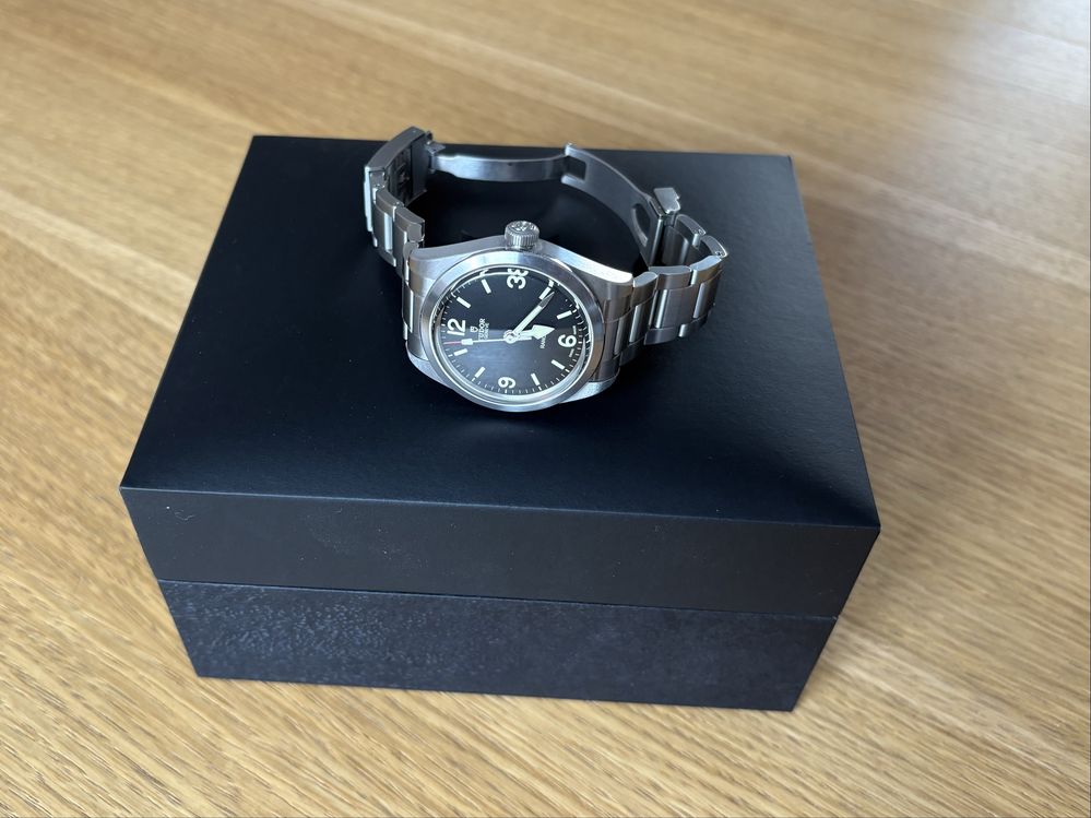 Tudor Ranger Full set