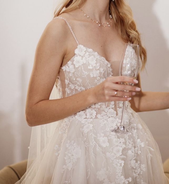 Весільна сукня • А-силует • Ідеальний стан