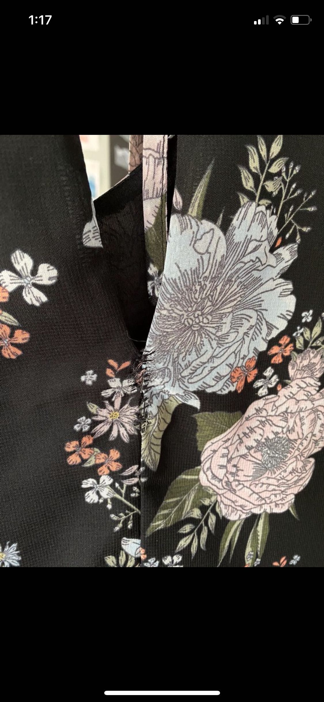 Czarna sukienka z falbanką w kwiaty H&M