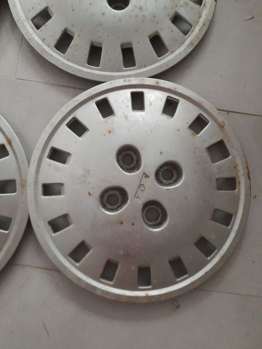 4 tampões para pneus