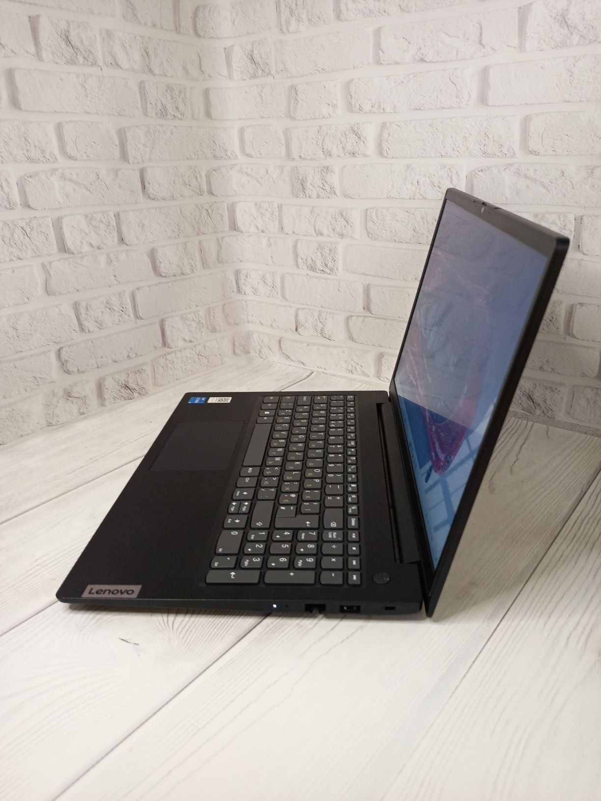 Ноутбук Lenovo V15 G4 IAH i5-12500H 12 ядер Iris Xe Graphics 2Gb