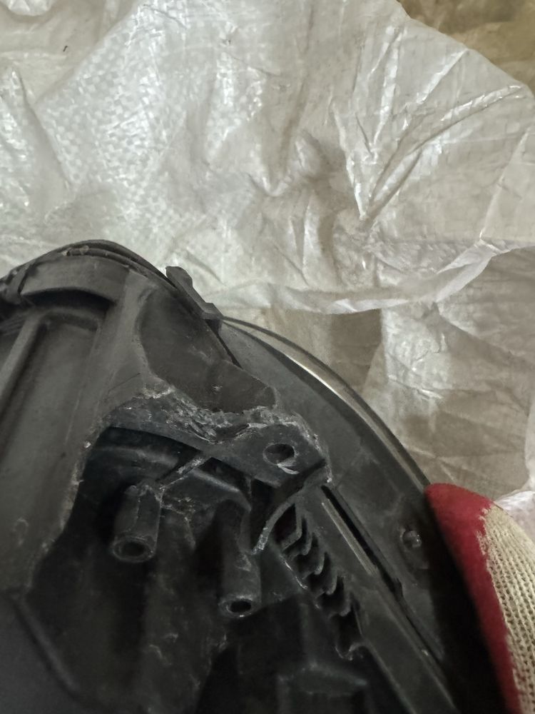 MERCEDES W204 Lampa lewa przednia europa