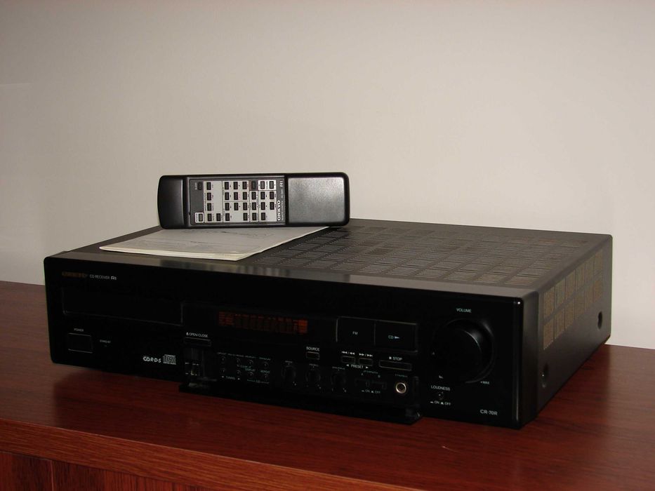 Amplituner z CD ONKYO CR-70R Czarny