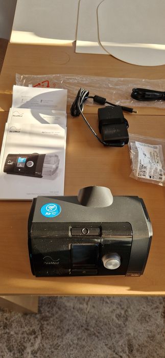 Aparat do bezdechu AirSense™ 10 z nawilżaczem i podgrzewaną rurą ResMe