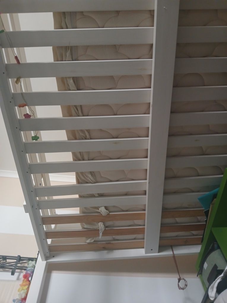 Cama casal alta IKEA Storå branca